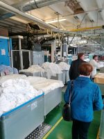 Betriebsbesichtigung Herausforderungen durch Energiekosten bei der Johann Hitz Textilpflege GmbH